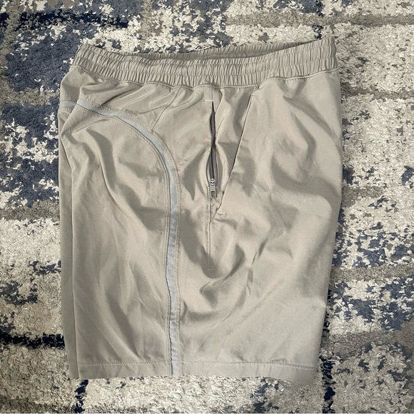 Lululemon Pace Breaker Lined 7” Short Size M - Picture 8 of 9